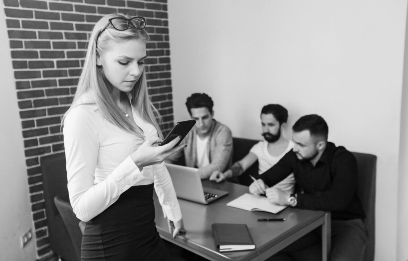 Advanced CSS techniques demonstration showing grid layout and flexbox implementations